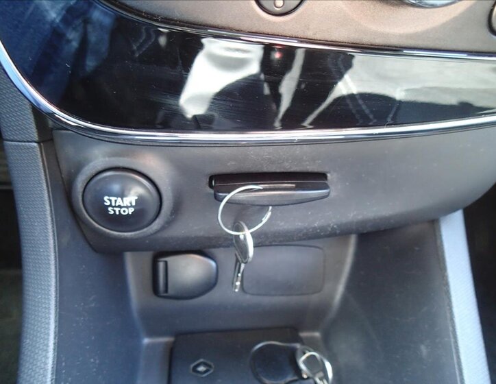 Renault Clio Hatchback 1,1 l 54 kw