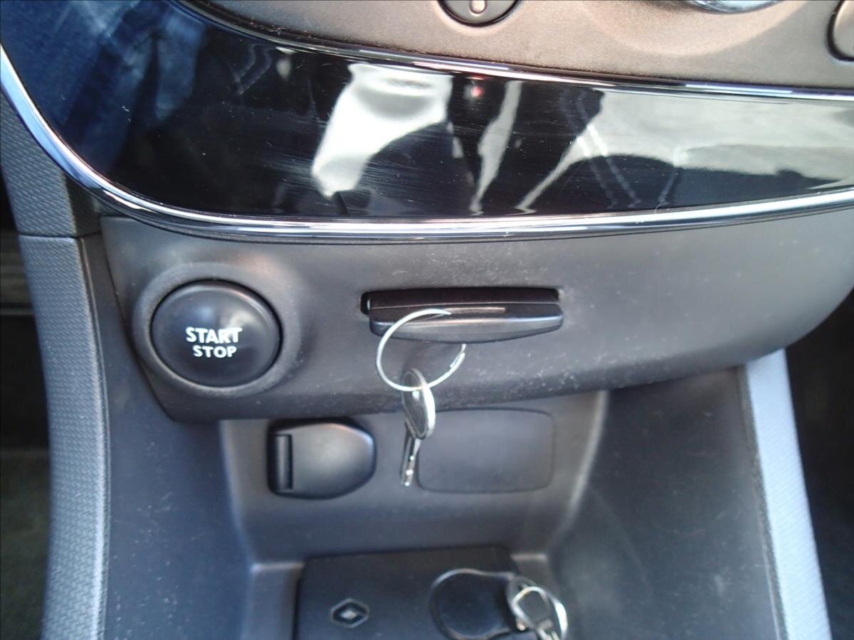 Renault Clio Hatchback 1,1 l 54 kw