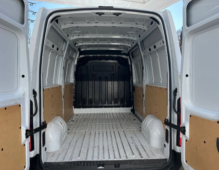 Nissan Interstar Skříň 2,3 l 100 kw