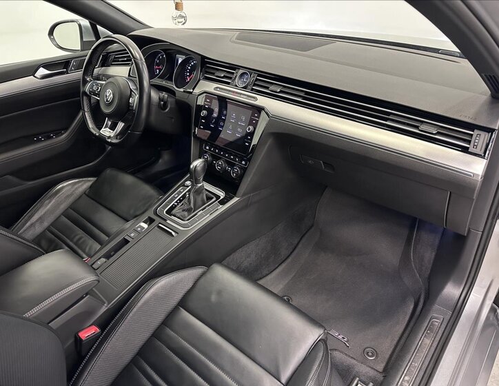 Volkswagen Passat Sedan / Limuzína 2,0 l 162 kw