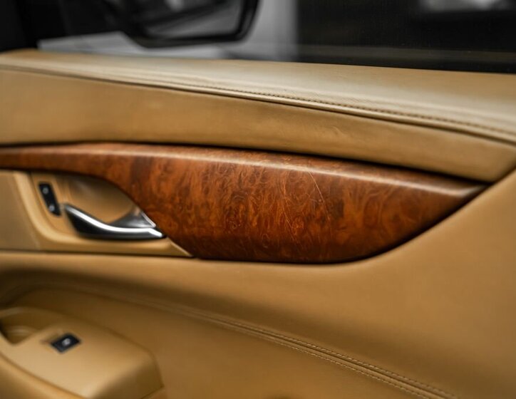 Cadillac Escalade SUV / Terénní 6,2 l 313 kw