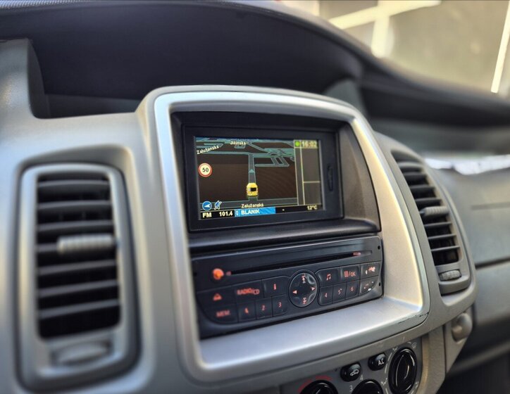 Opel Vivaro Kombi 2,5 l 107 kw