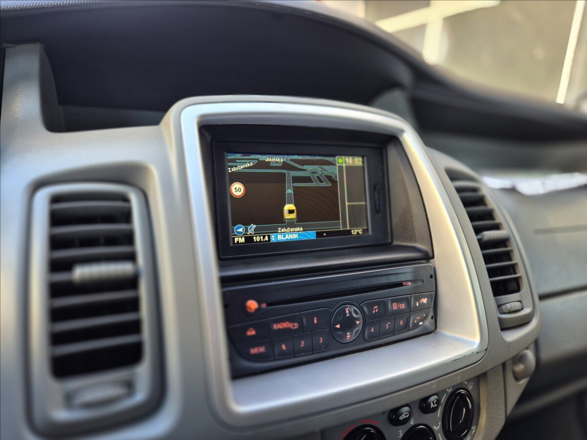 Opel Vivaro Kombi 2,5 l 107 kw