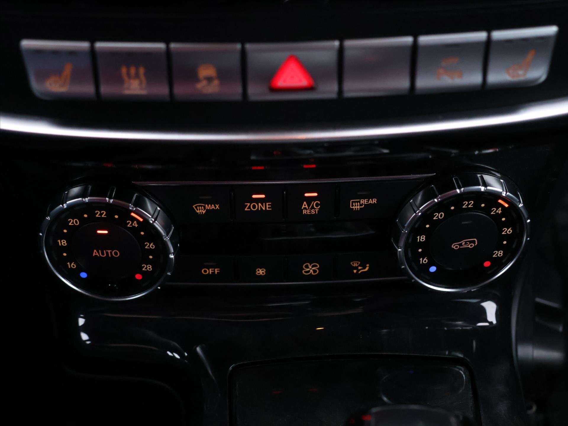 Mercedes-Benz Třídy G SUV 3,0 l 155 kw