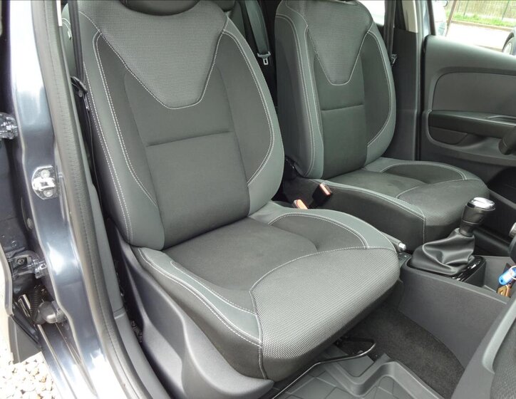 Renault Clio Kombi 1,1 l 54 kw