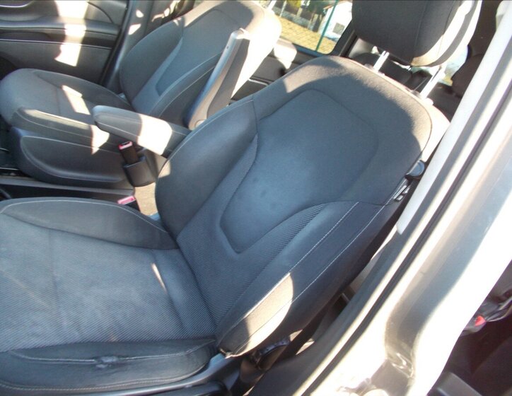 Mercedes-Benz Třídy V MPV 2,1 l 140 kw