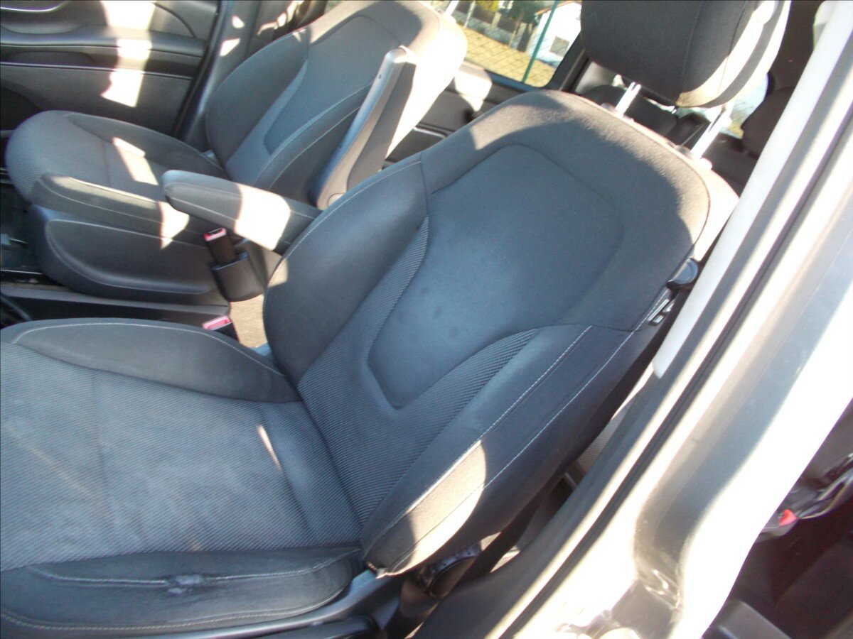 Mercedes-Benz Třídy V MPV 2,1 l 140 kw