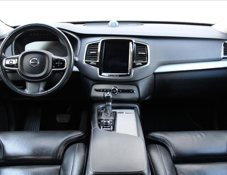Volvo XC90 SUV / Terénní 2,0 l 165 kw