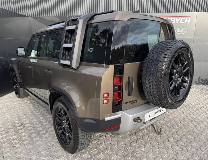 Land Rover Defender 6