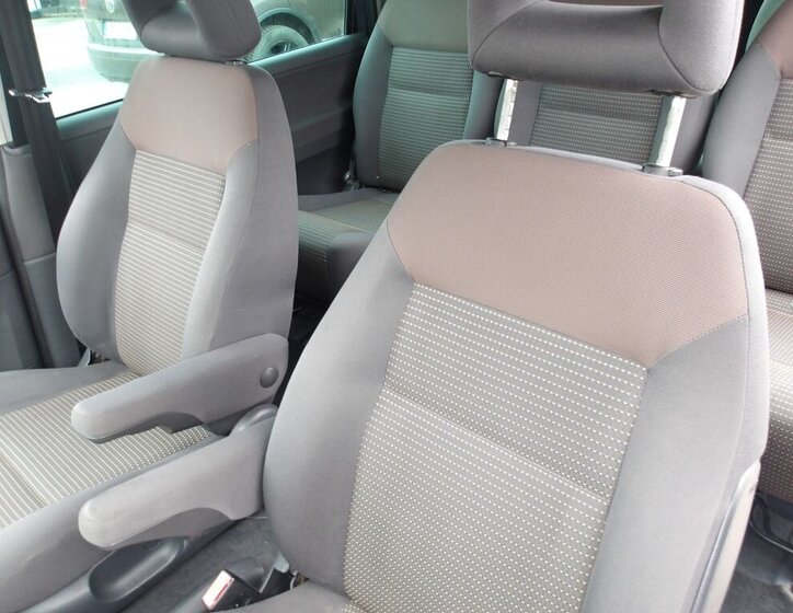 Volkswagen Sharan Kombi 2,0 l 103 kw