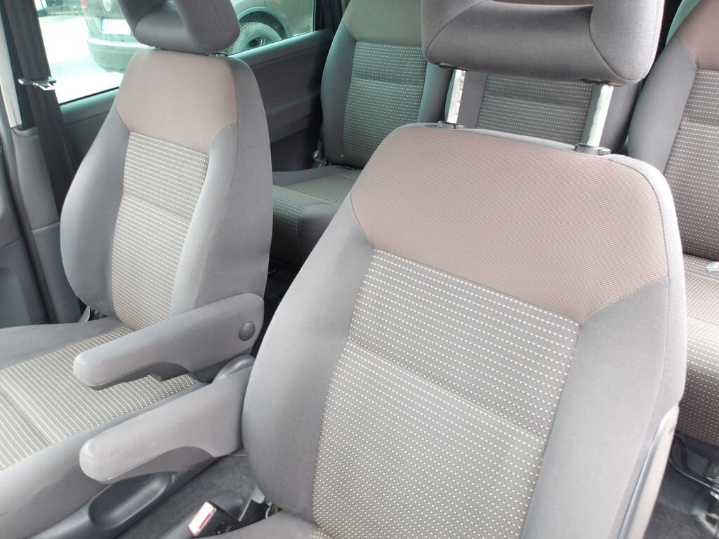 Volkswagen Sharan Kombi 2,0 l 103 kw