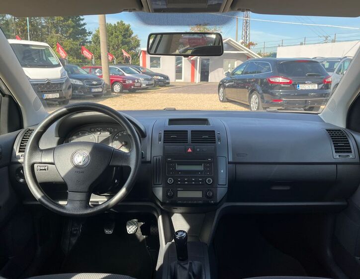 Volkswagen Polo 22