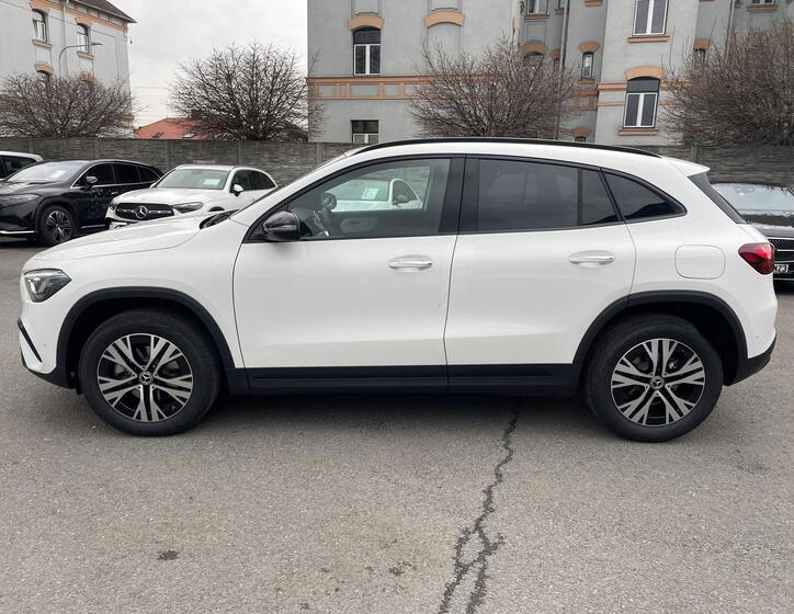 Mercedes-Benz GLA 3