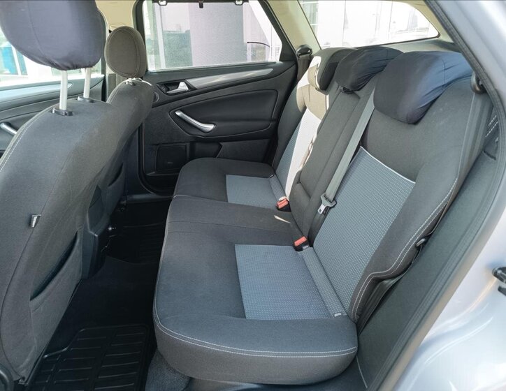 Ford Mondeo Kombi 1,6 l 88 kw