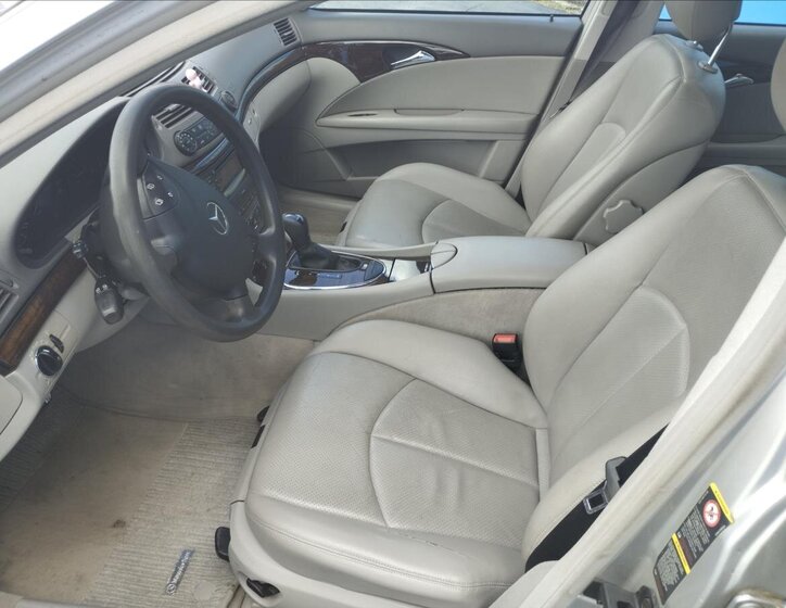 Mercedes-Benz Třídy E Sedan / Limuzína 1,8 l 120 kw