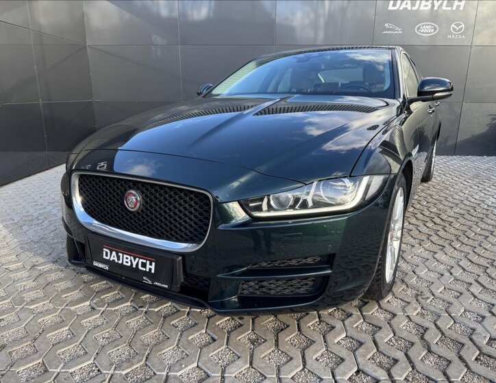 Jaguar XE 2