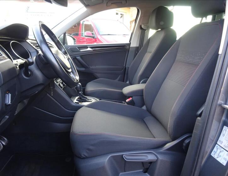 Volkswagen Tiguan 16