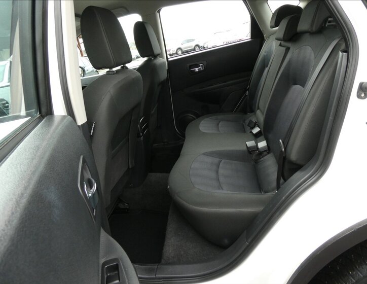 Nissan Qashqai SUV 2,0 l 104 kw