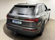 Audi Q7 4