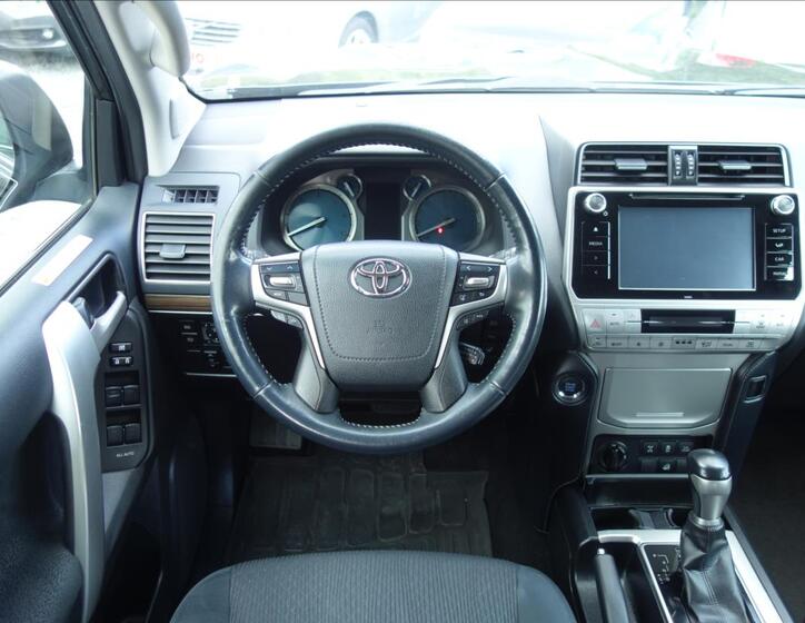 Toyota Land Cruiser 21