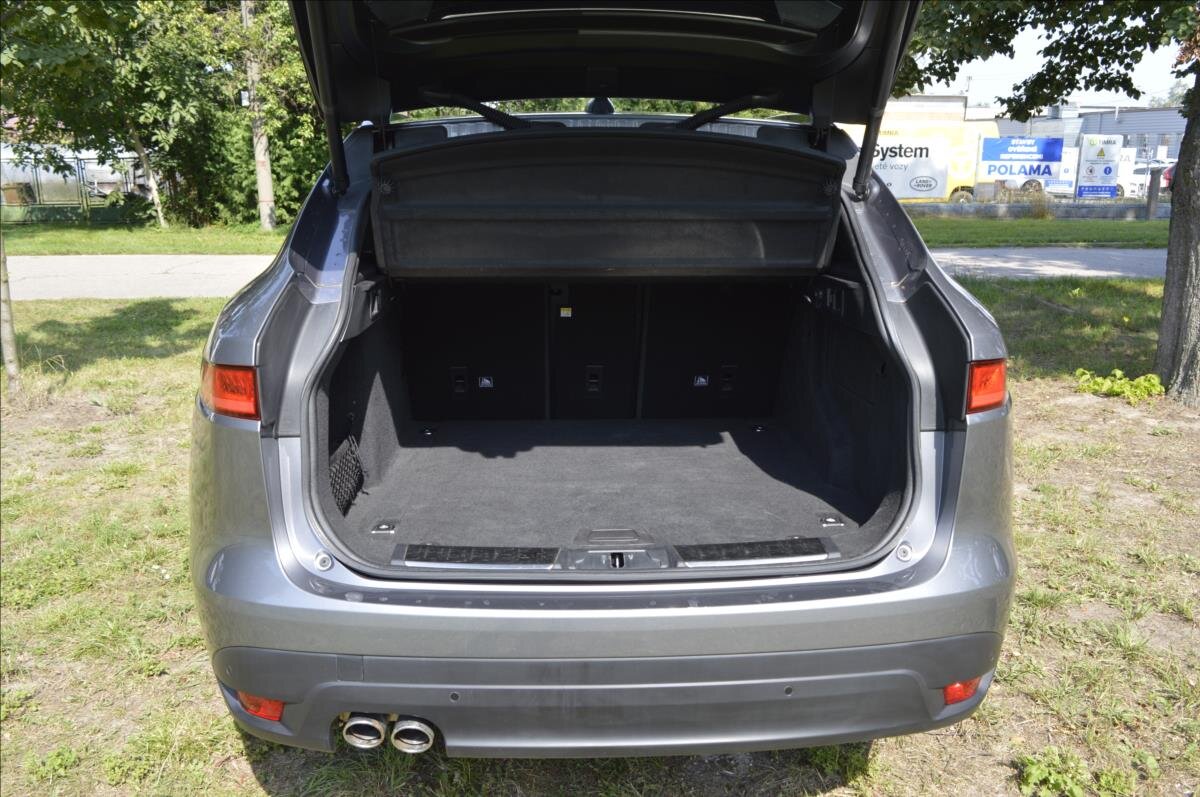 Jaguar F-Pace SUV / Terénní 2,0 l 132 kw