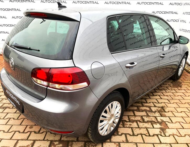 Volkswagen Golf 9