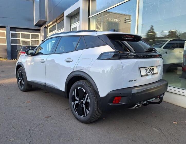 Peugeot 2008 4