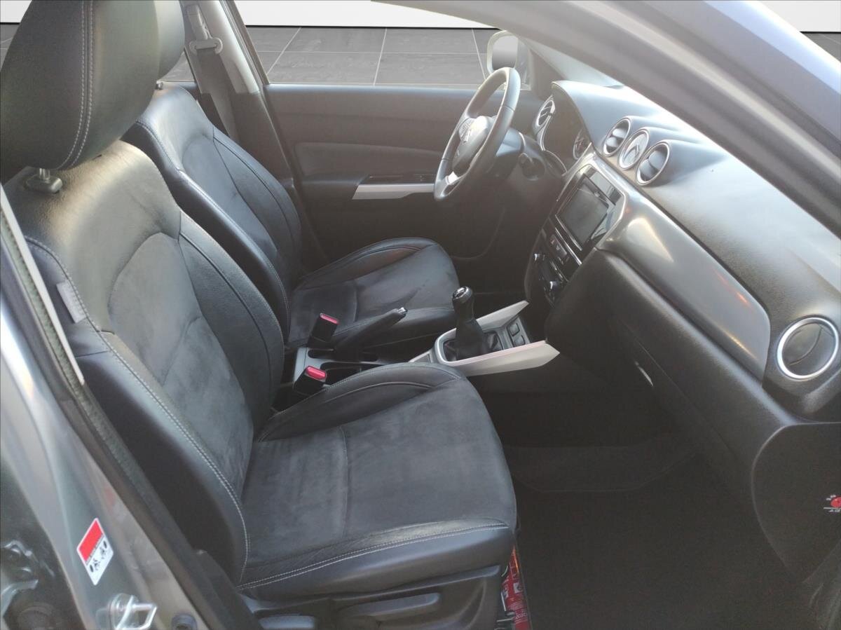 Suzuki Vitara SUV 1,6 l 88 kw