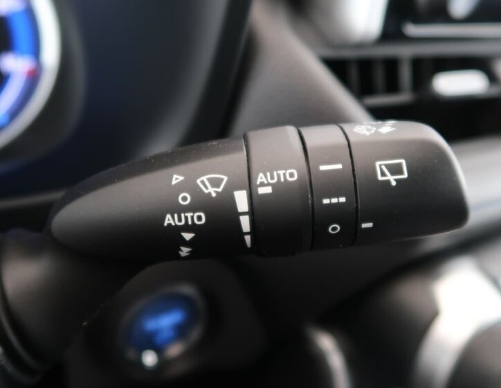 Toyota RAV4 SUV / Terénní 2,5 l 131 kw