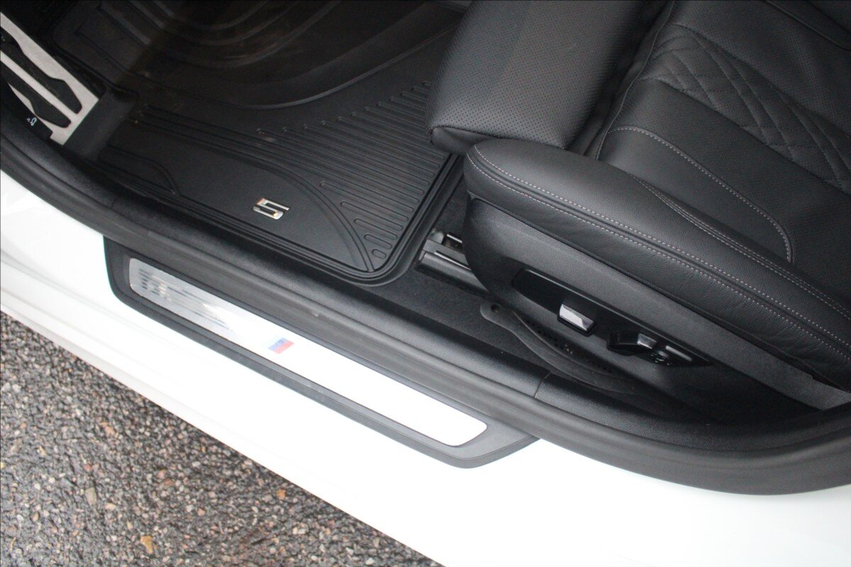 BMW Řada 5 Kombi 3,0 l 210 kw