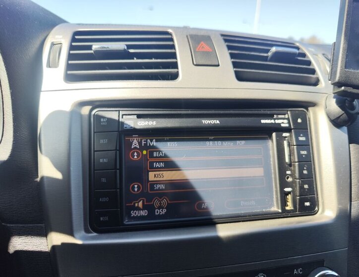 Toyota Avensis Kombi 2,0 l 93 kw