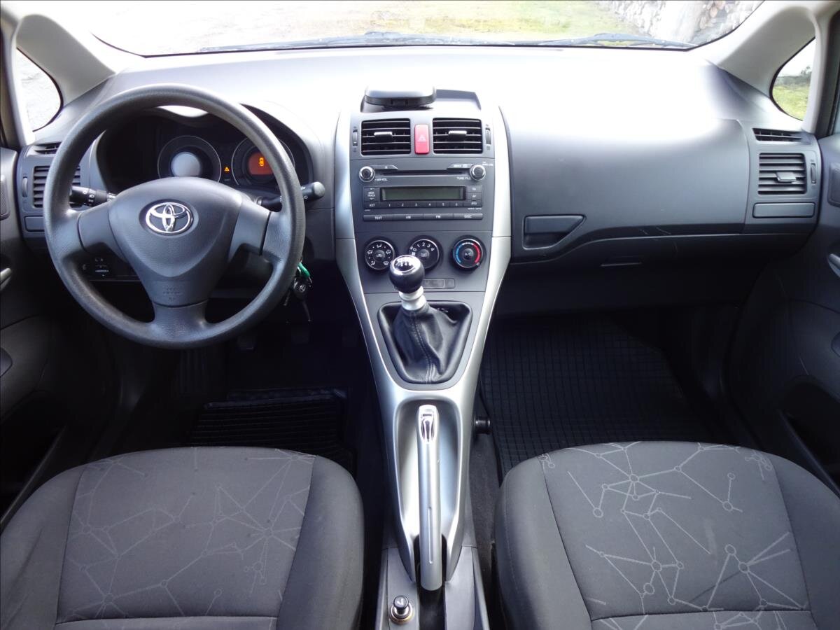 Toyota Auris Hatchback 1,3 l 74 kw