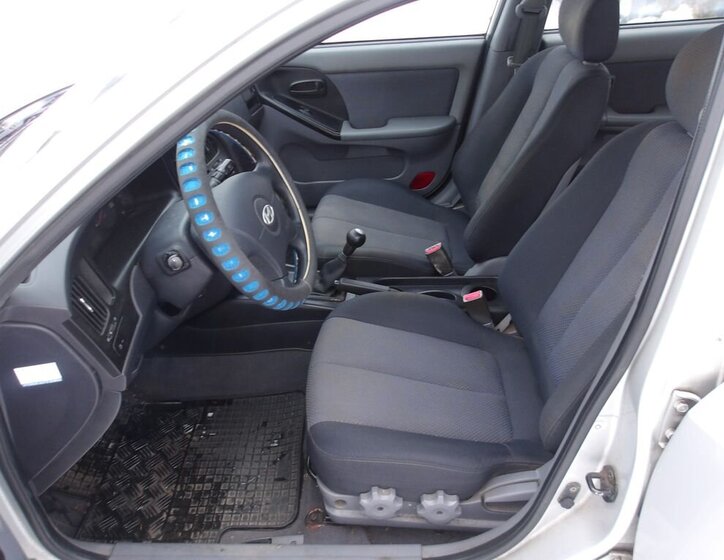 Hyundai Elantra Sedan 1,6 l 77 kw