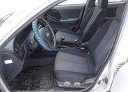 Hyundai Elantra Sedan 1,6 l 77 kw