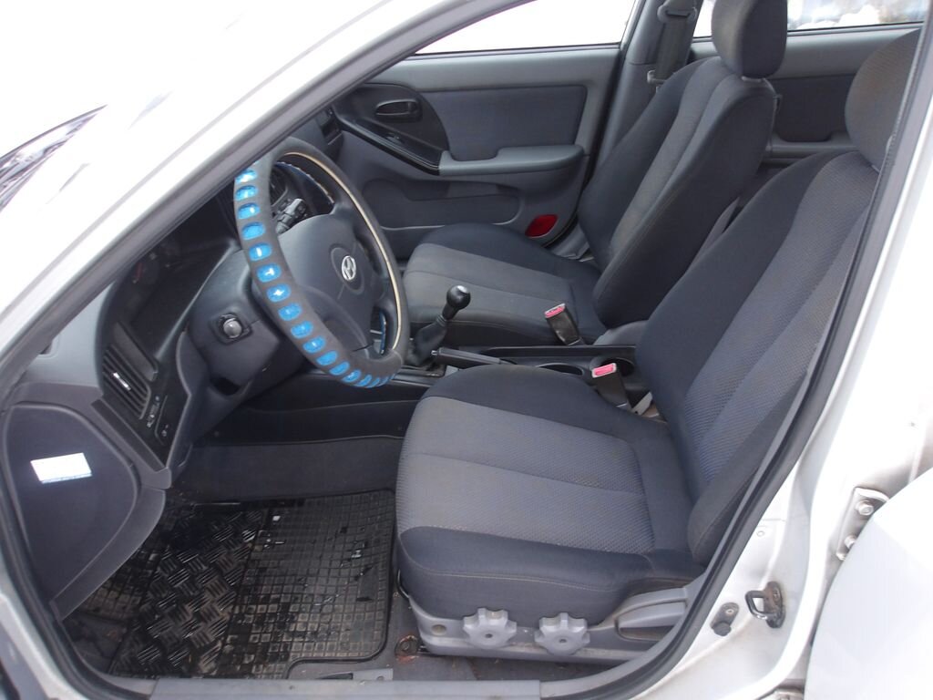 Hyundai Elantra Sedan 1,6 l 77 kw