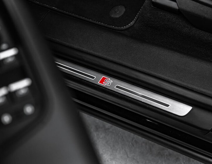 Audi Q8 SUV / Terénní 3,0 l 210 kw