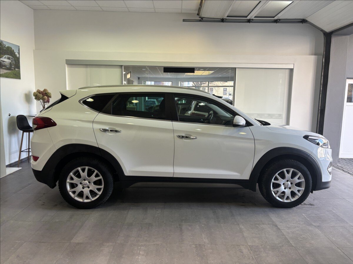 Hyundai Tucson SUV 2,0 l 100 kw