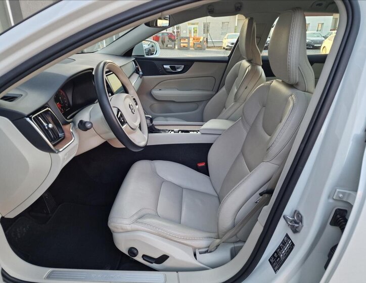 Volvo V60 Kombi 2,0 l 140 kw