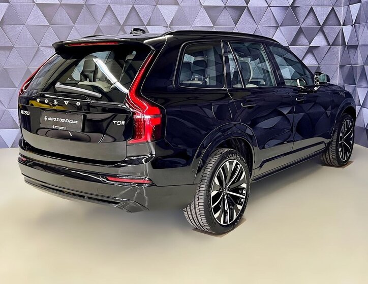 Volvo XC90 SUV / Terénní 2,0 l 335 kw