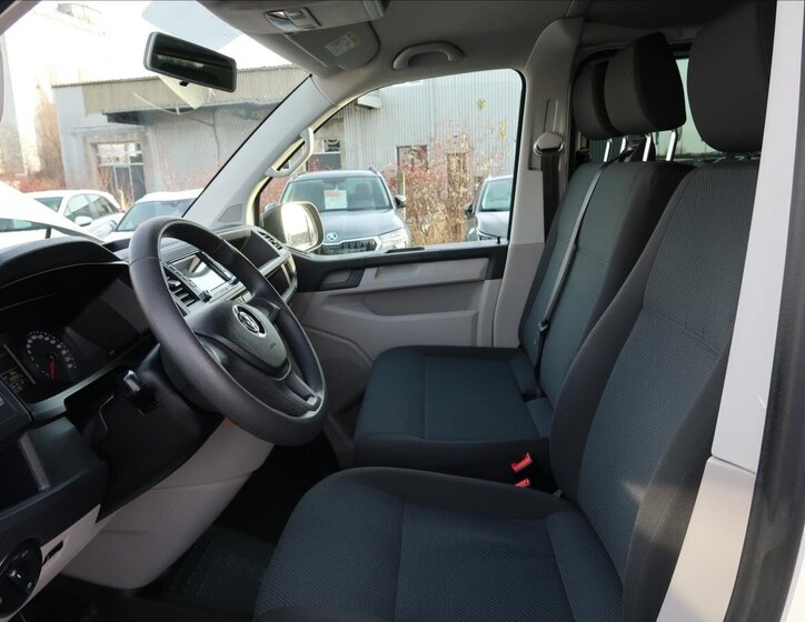 Volkswagen Transporter 12