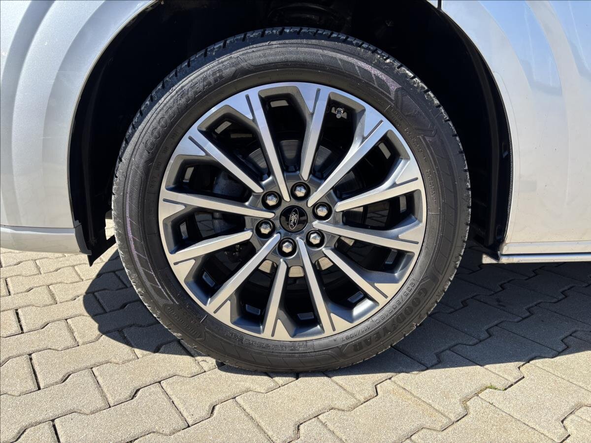 Ford Tourneo Custom Kombi 2,0 l 125 kw