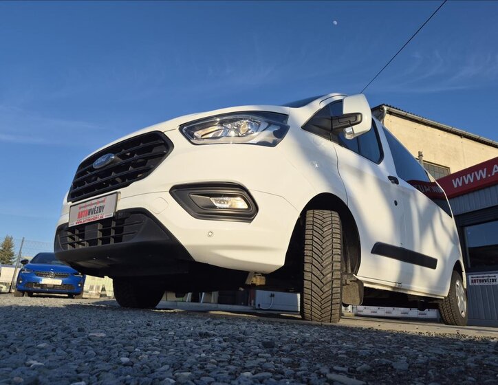 Ford Tourneo Custom MPV 2,0 l 96 kw