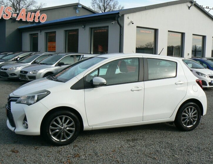 Toyota Yaris 1