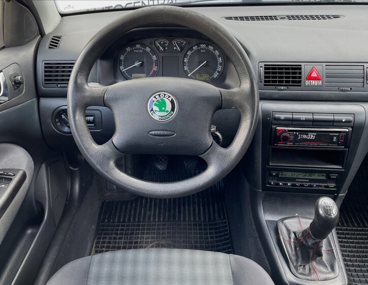 Škoda Octavia Sedan / Limuzína 1,6 l 75 kw