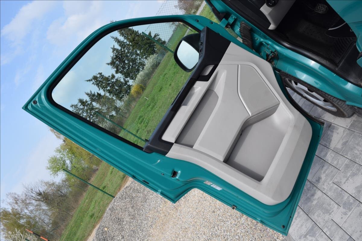 Volkswagen Transporter Kombi 2,0 l 110 kw