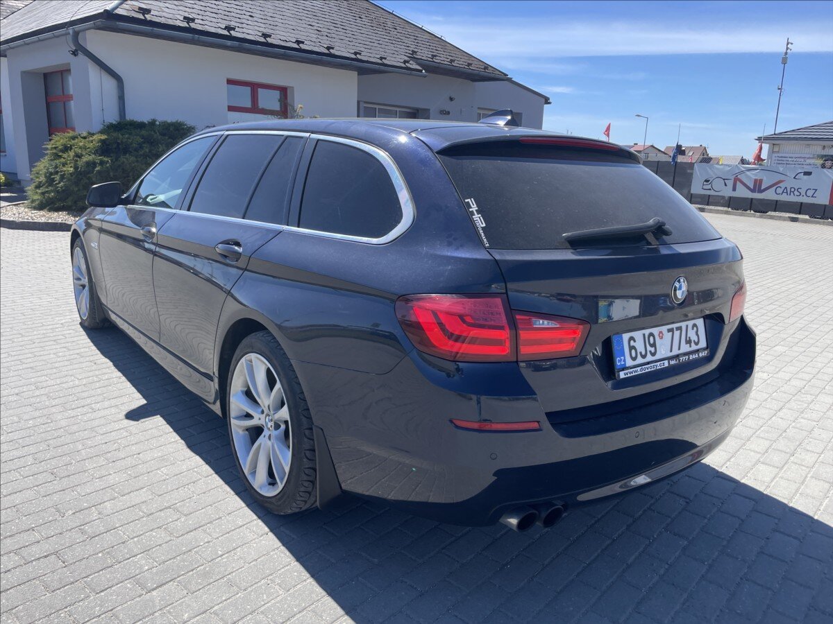 BMW Řada 5 Kombi 3,0 l 180 kw