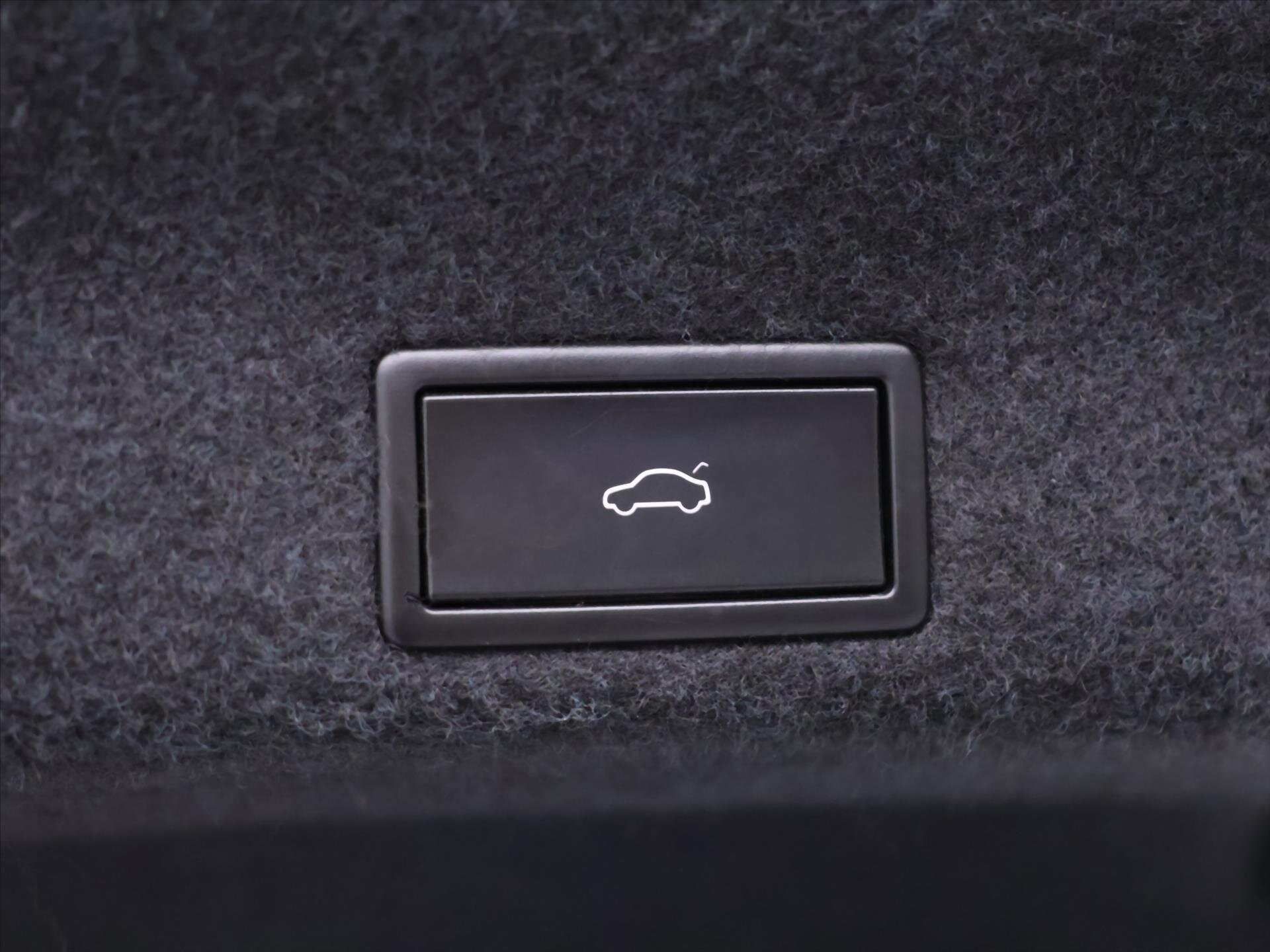 Volkswagen Passat Sedan / Limuzína 2,0 l 140 kw