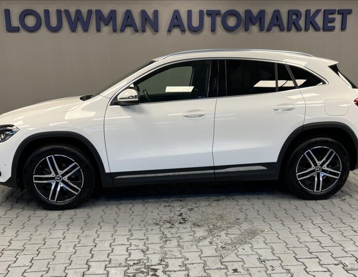 Mercedes-Benz GLA 3