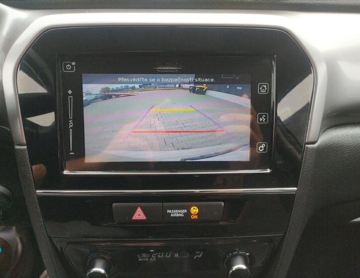 Suzuki Vitara SUV 998,0 82 kw