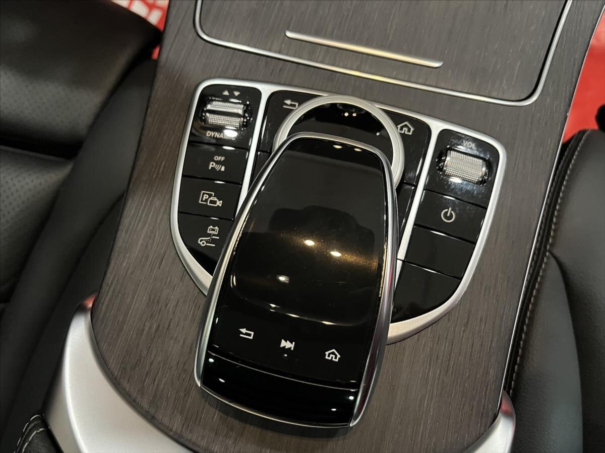 Mercedes-Benz Třídy C Sedan / Limuzína 2,0 l 143 kw